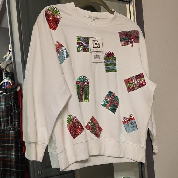 Festive White Sweatshirt with Sequin Gift Boxes - Picture 8 of 11